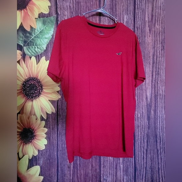 Hollister Must-Have Collection Red Tee - Picture 2 of 4